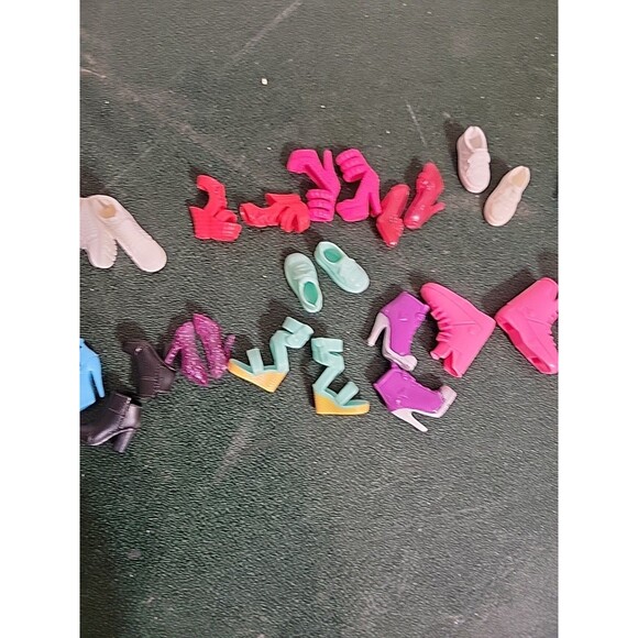 Barbie Fashion Dolls Mix Match  Shoes Boots Sandals heels etc.. 25 pair lot - Picture 7 of 10